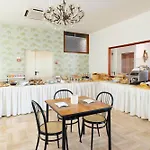 Negresco Hotel 3*