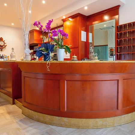 Negresco Отель 3*